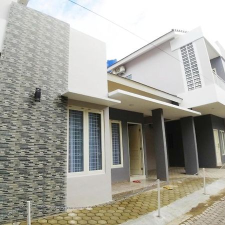 Omah Bondi Family Homestay By Fh Stay يوغياكارتا المظهر الخارجي الصورة